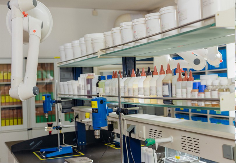 Mana anu langkung saé, PUR panas ngalembereh napel atanapi EVA panas ngalembereh napel?